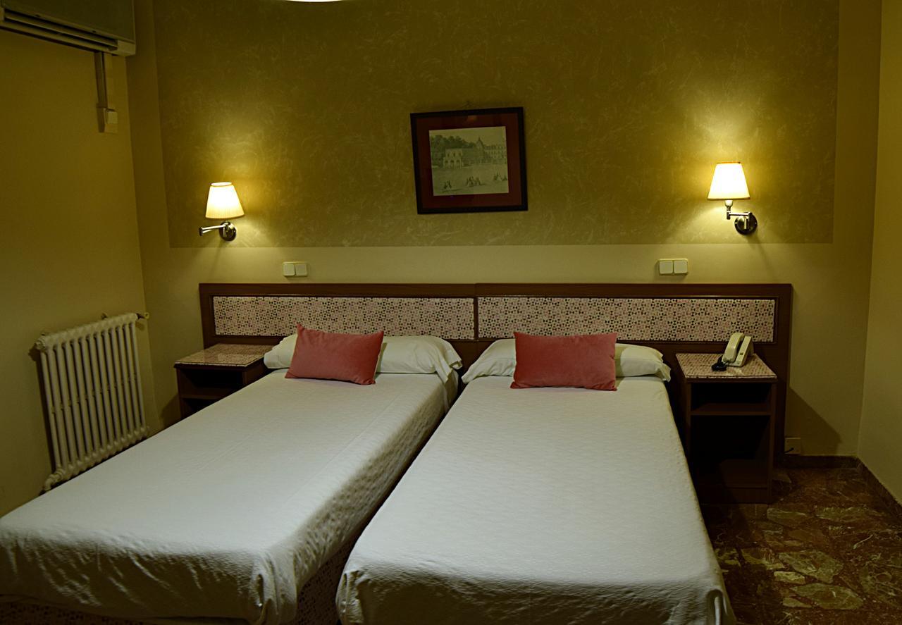 Hotel Mercedes Aranjuez Extérieur photo